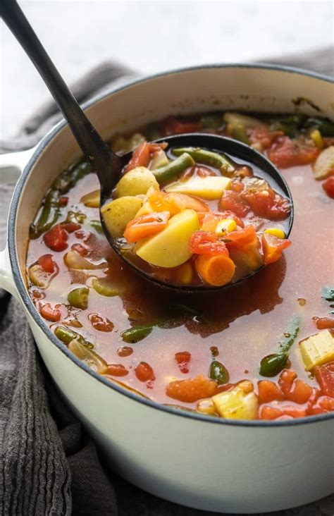  Shchi: Eine herzhafte Suppe mit köstlichen Gemüsespezialitäten!